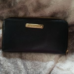 Vince Camuto leather wallet black